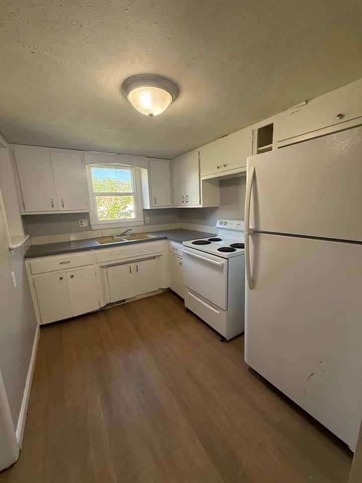 805 E Garfield St - Photo 4 of 8
