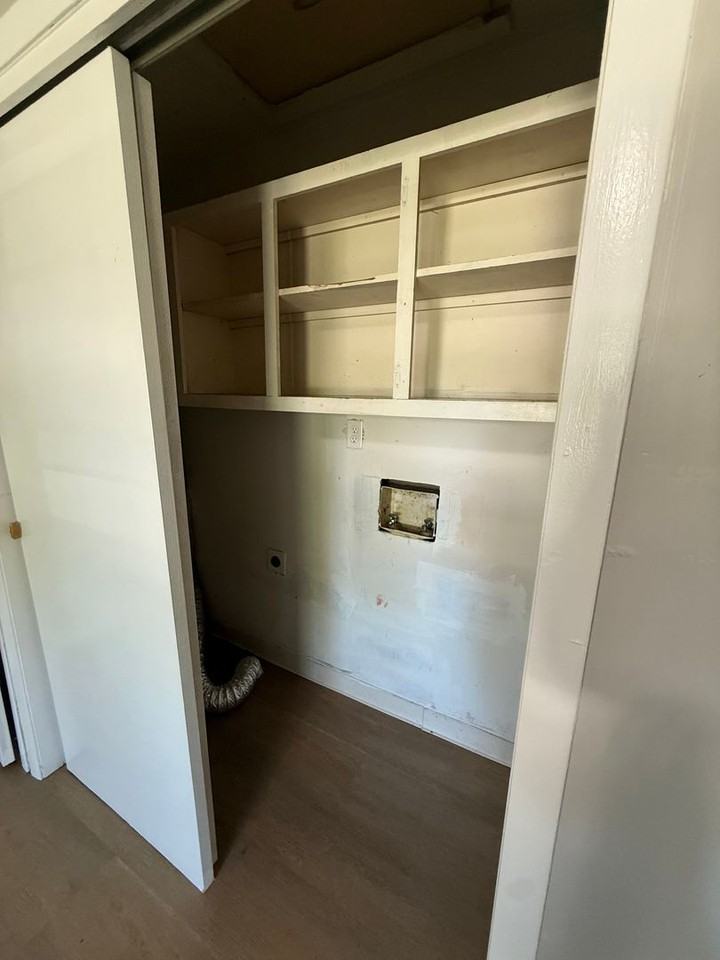 805 E Garfield St - Photo 7 of 8