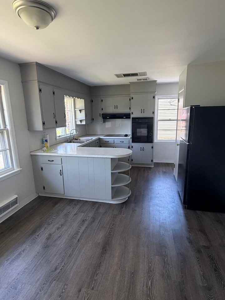 205 Birchland Ave - Photo 5 of 19