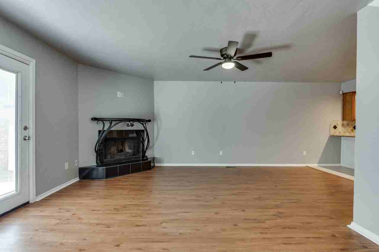 13813 Fairhill Ave - Photo 7 of 33
