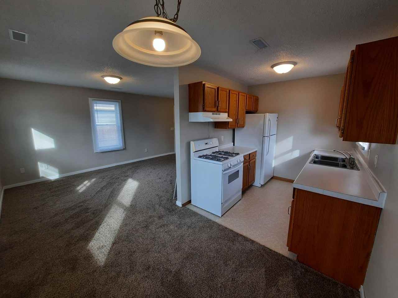 1321 E 27th St - Photo 4 of 12