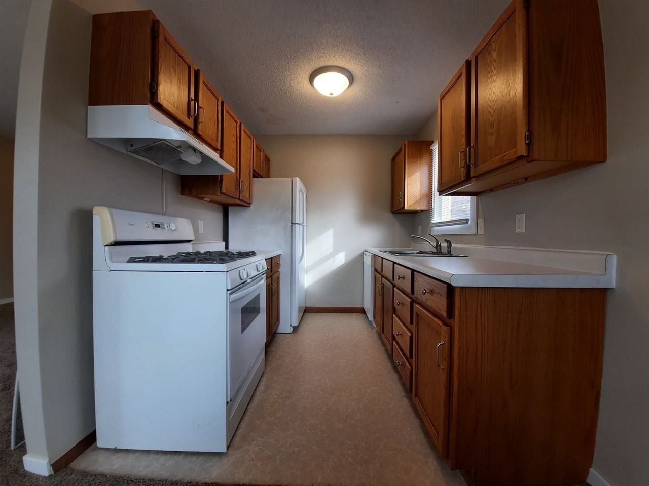 1321 E 27th St - Photo 6 of 12