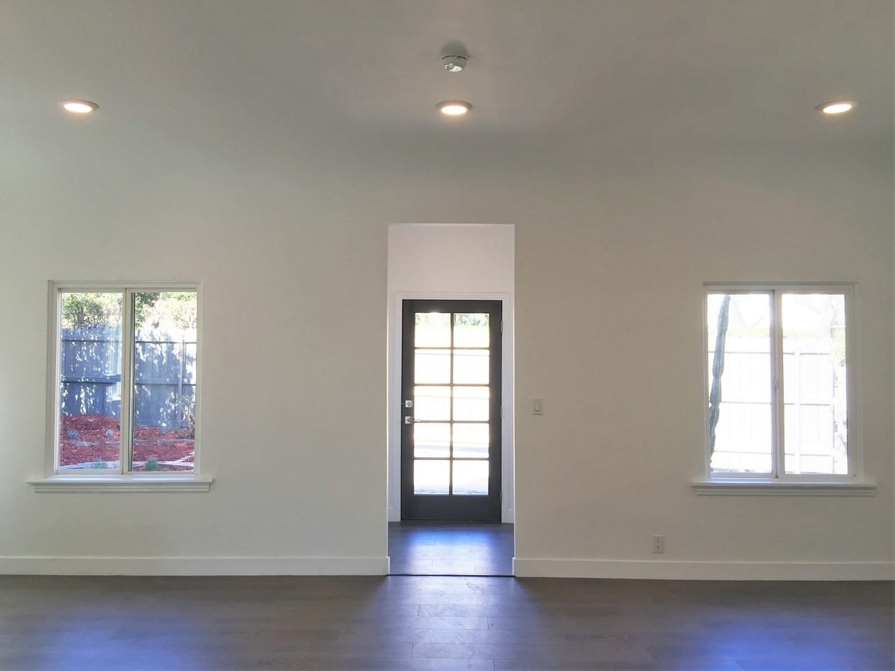 8538 W West Knoll Dr - Photo 3 of 26