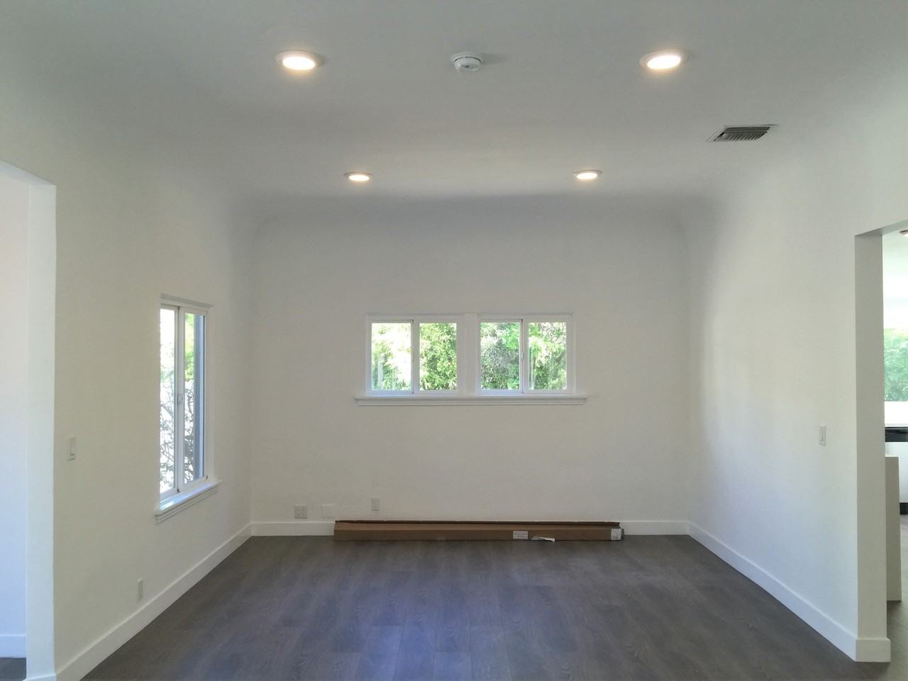 8538 W West Knoll Dr - Photo 5 of 26