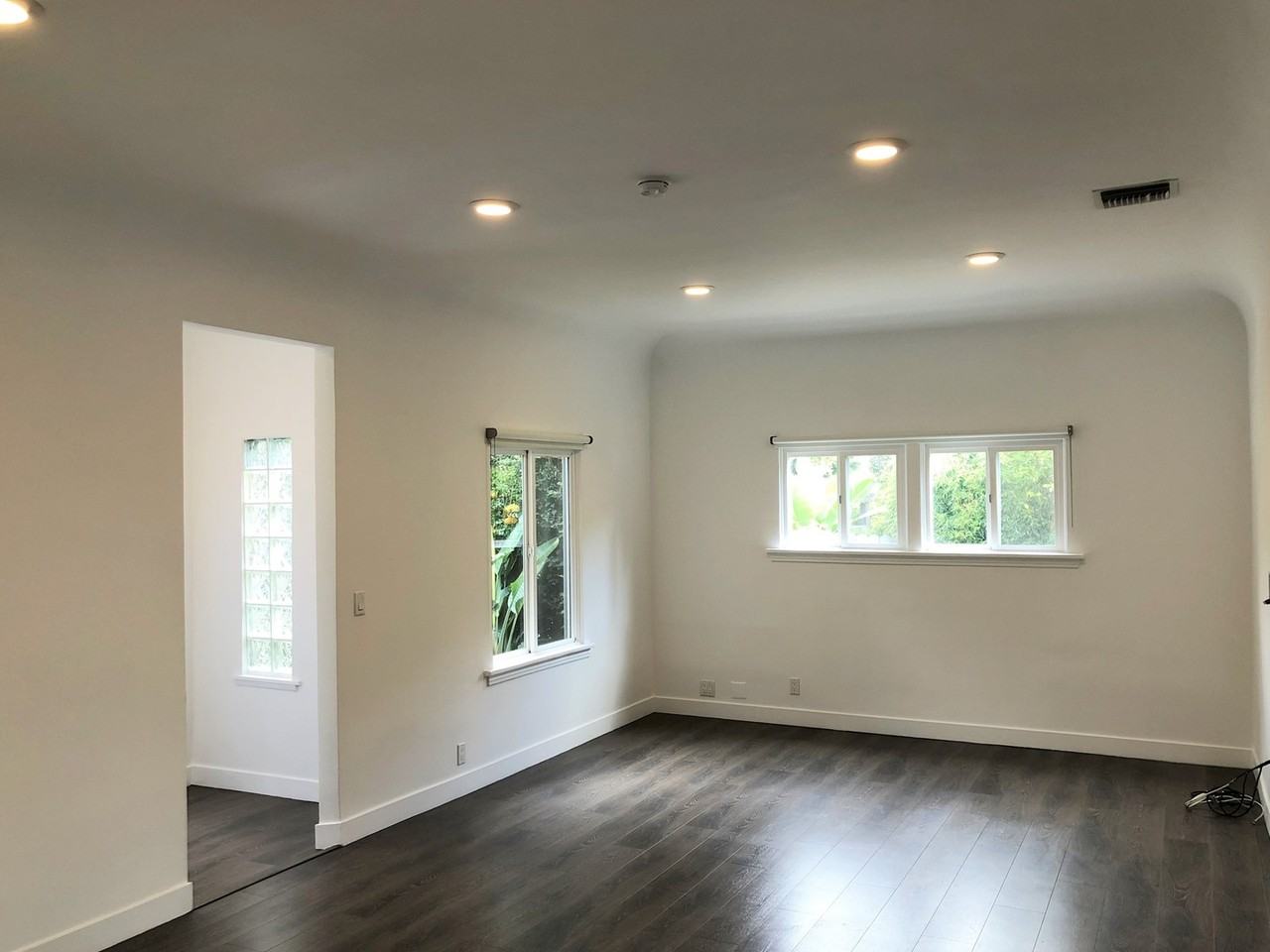 8538 W West Knoll Dr - Photo 6 of 26