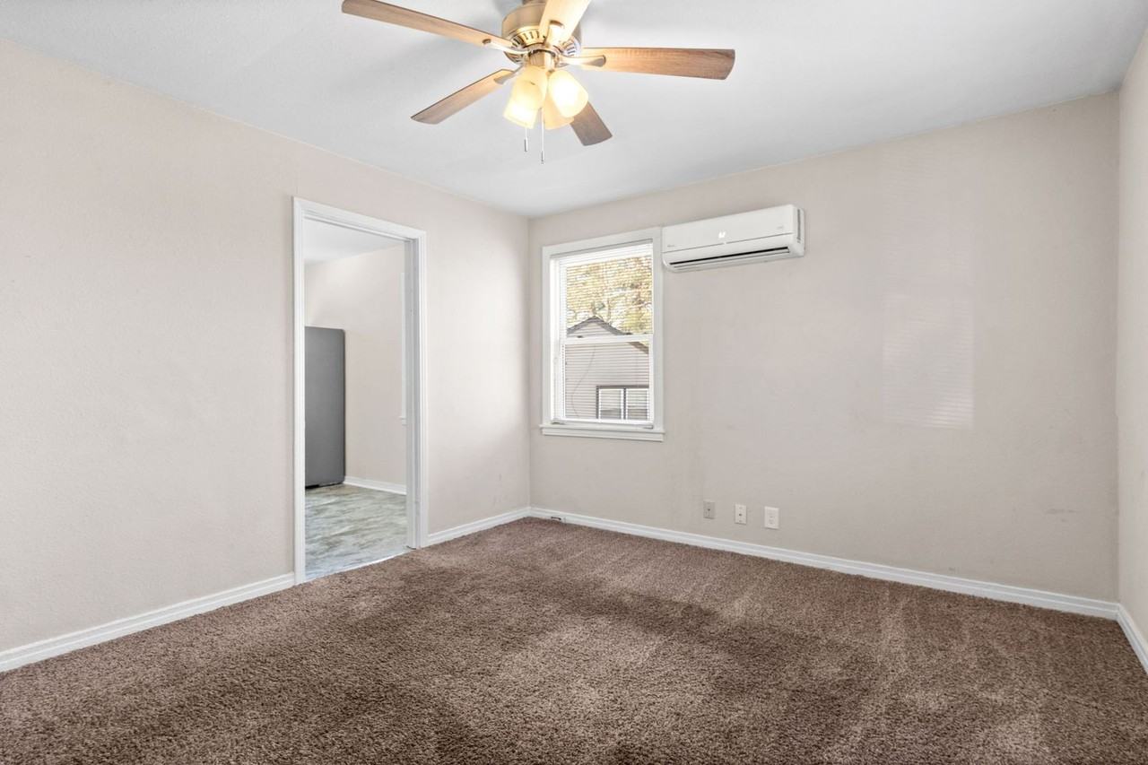 42 Maple St - Photo 3 of 19