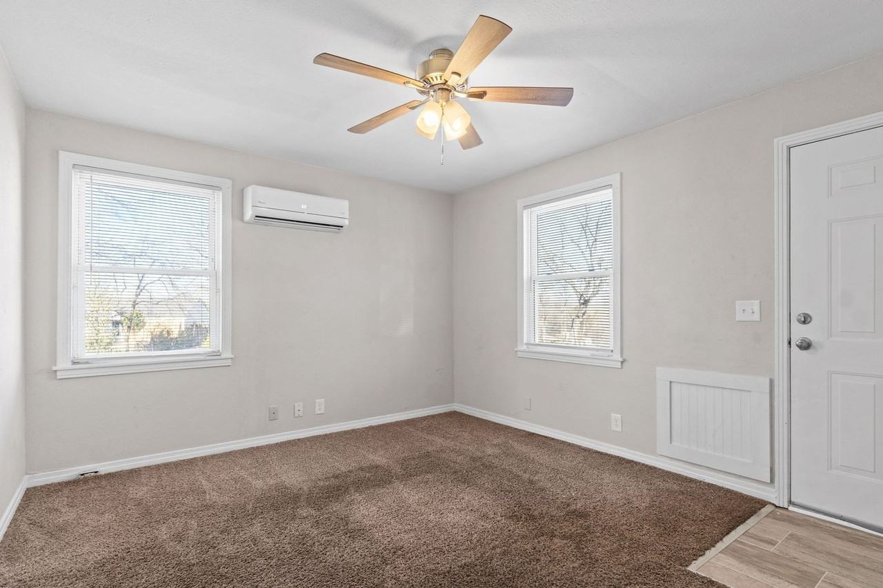 42 Maple St - Photo 6 of 19