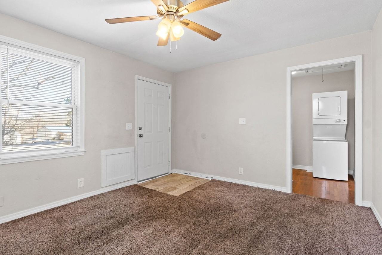 42 Maple St - Photo 7 of 19