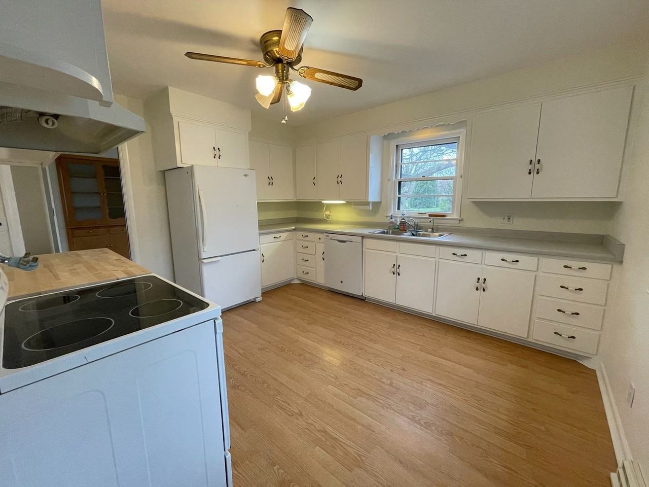 106 Highland Ave - Photo 2 of 16