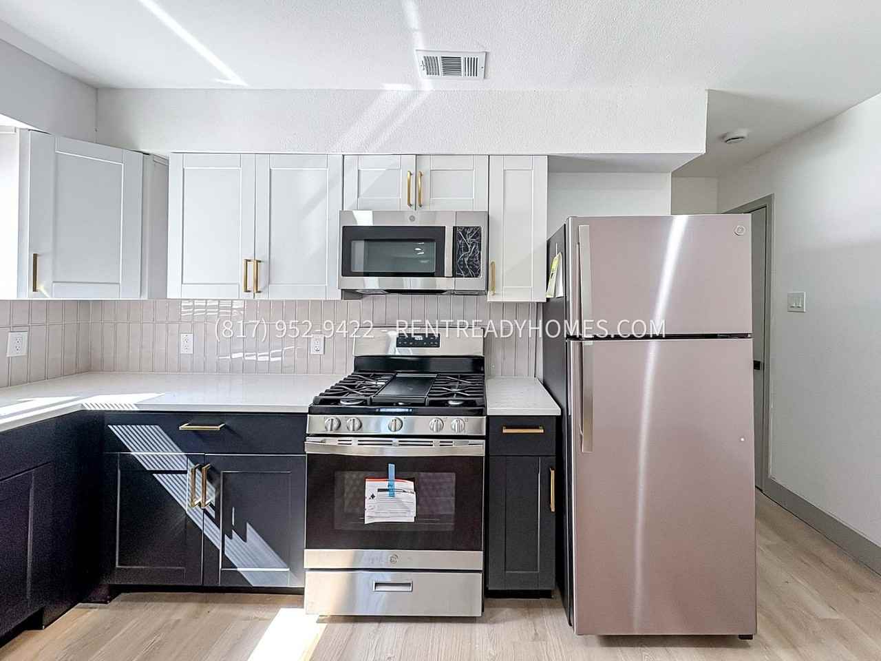 2306 Loyce Dr - Photo 2 of 23
