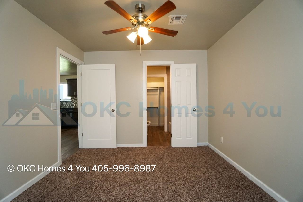 7118 Nw 43rd St - Photo 7 of 18