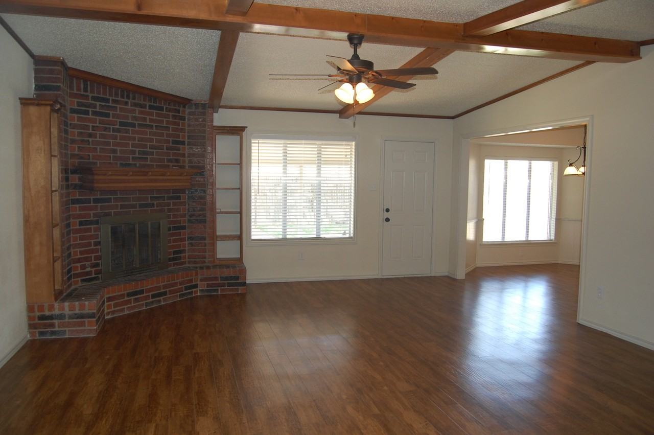 5732 67th St - Photo 2 of 13