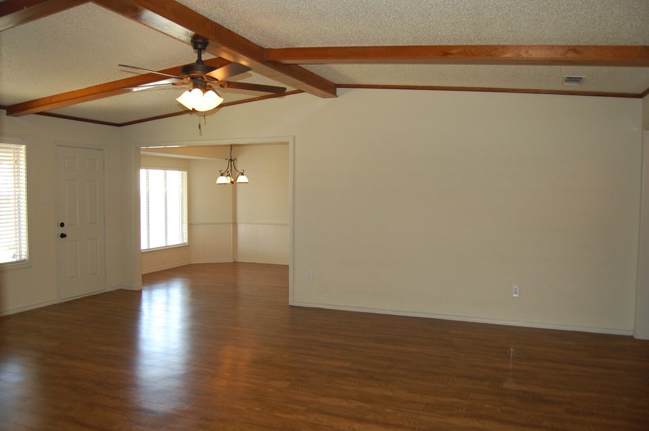 5732 67th St - Photo 3 of 13