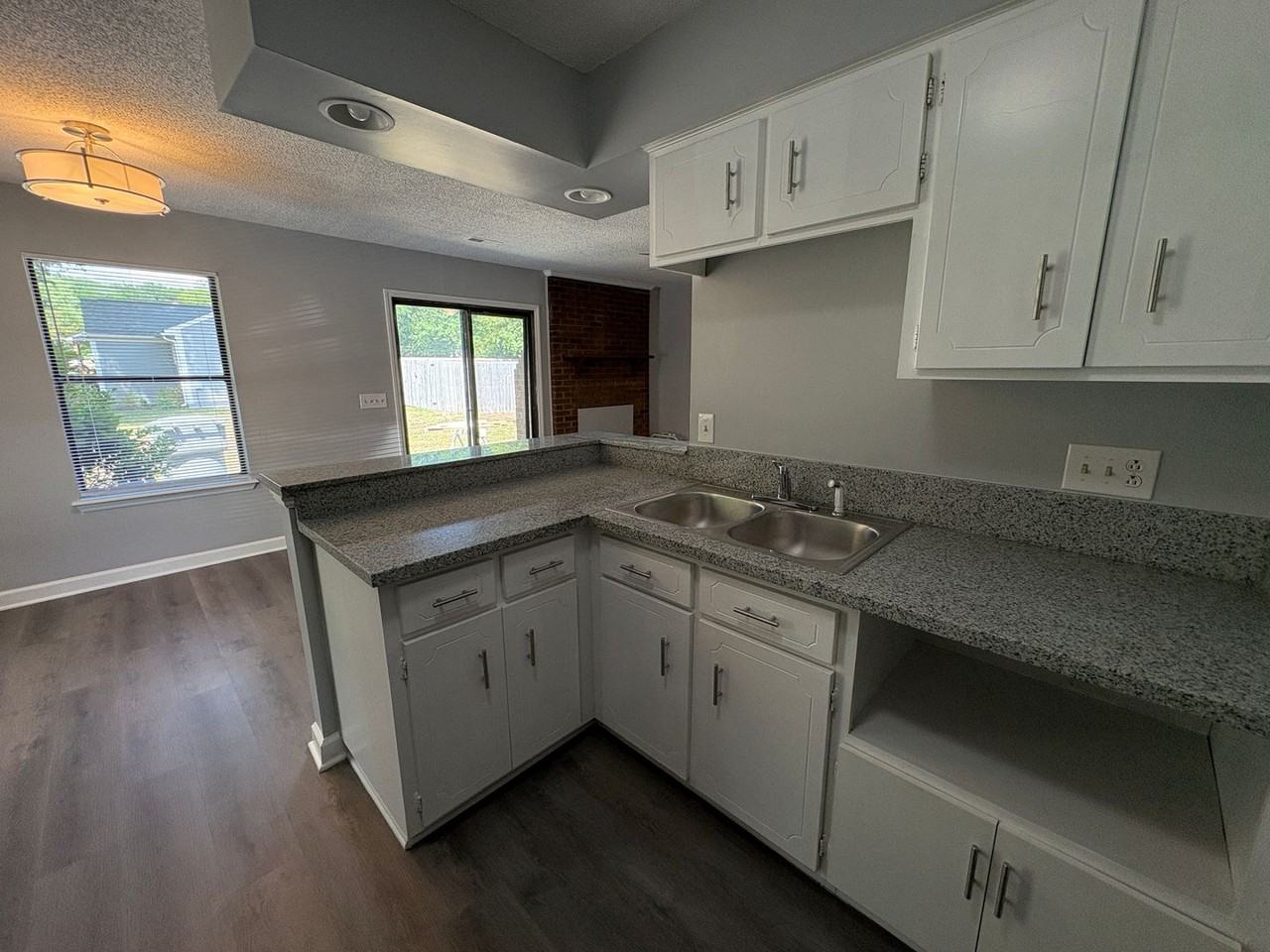 3600 Cobbleridge Dr - Photo 3 of 13