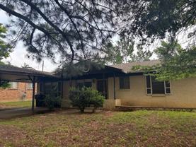 1806 S Travis Ave - Photo 1 of 1