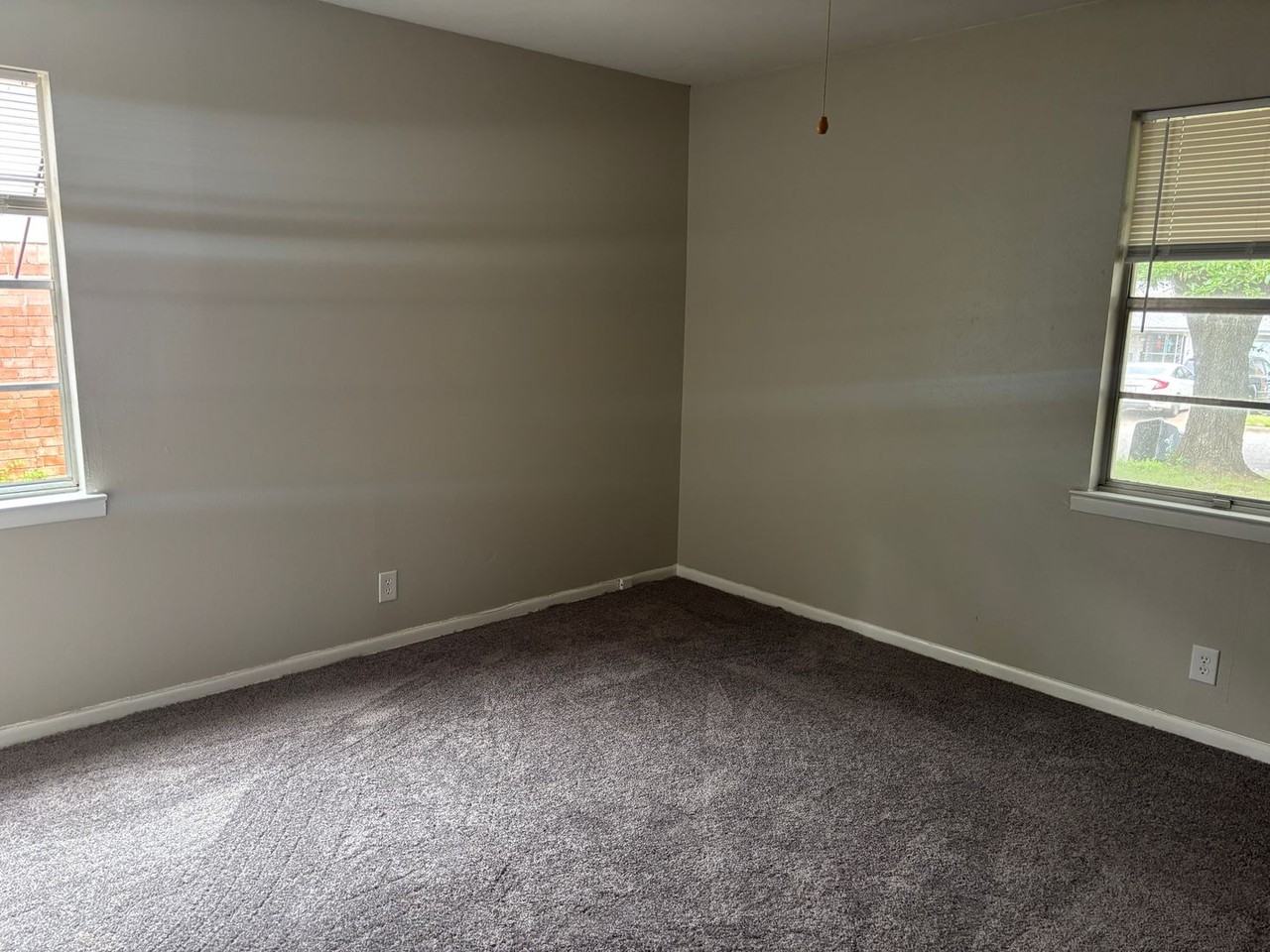 1806 S Travis Ave - Photo 6 of 7