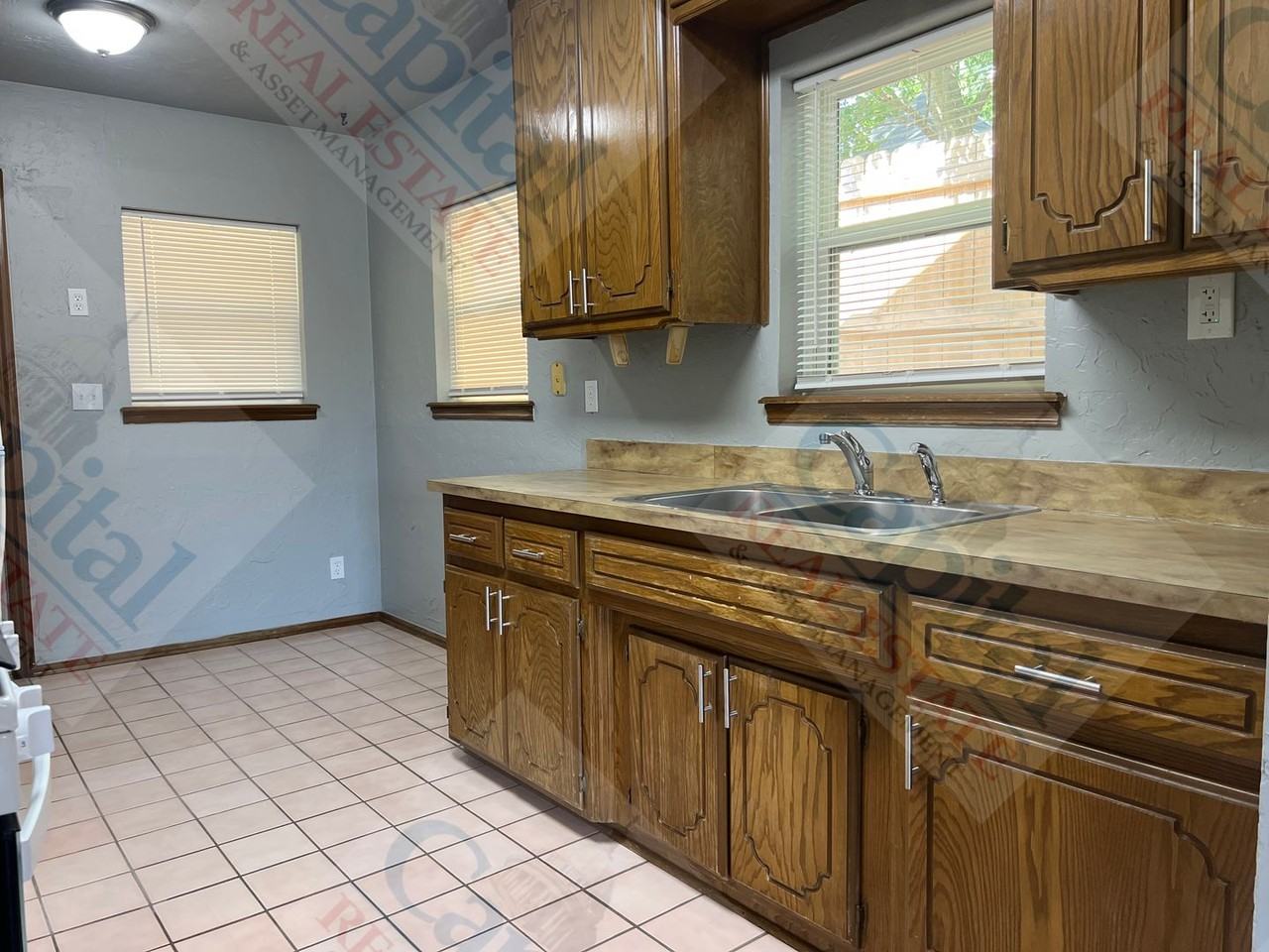 714 W Main St - Photo 7 of 26