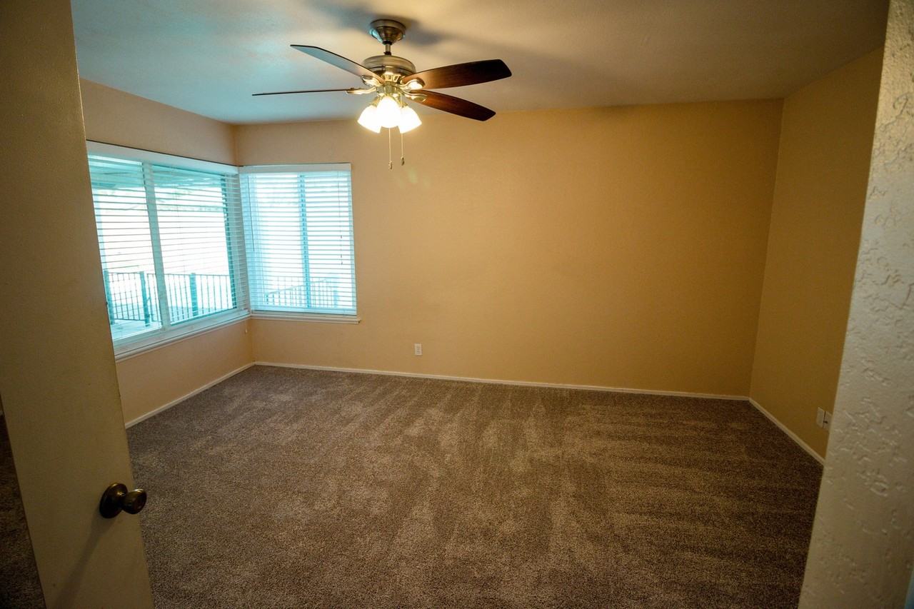 1943 S Belle Ave - Photo 7 of 41