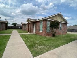 featured image of 2503 Sw A Ave