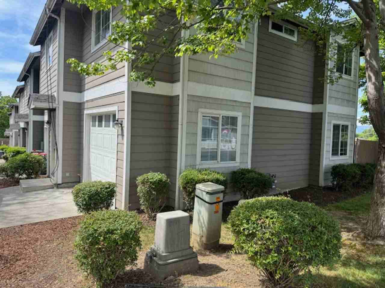 1060 Spring St - Photo 2 of 23