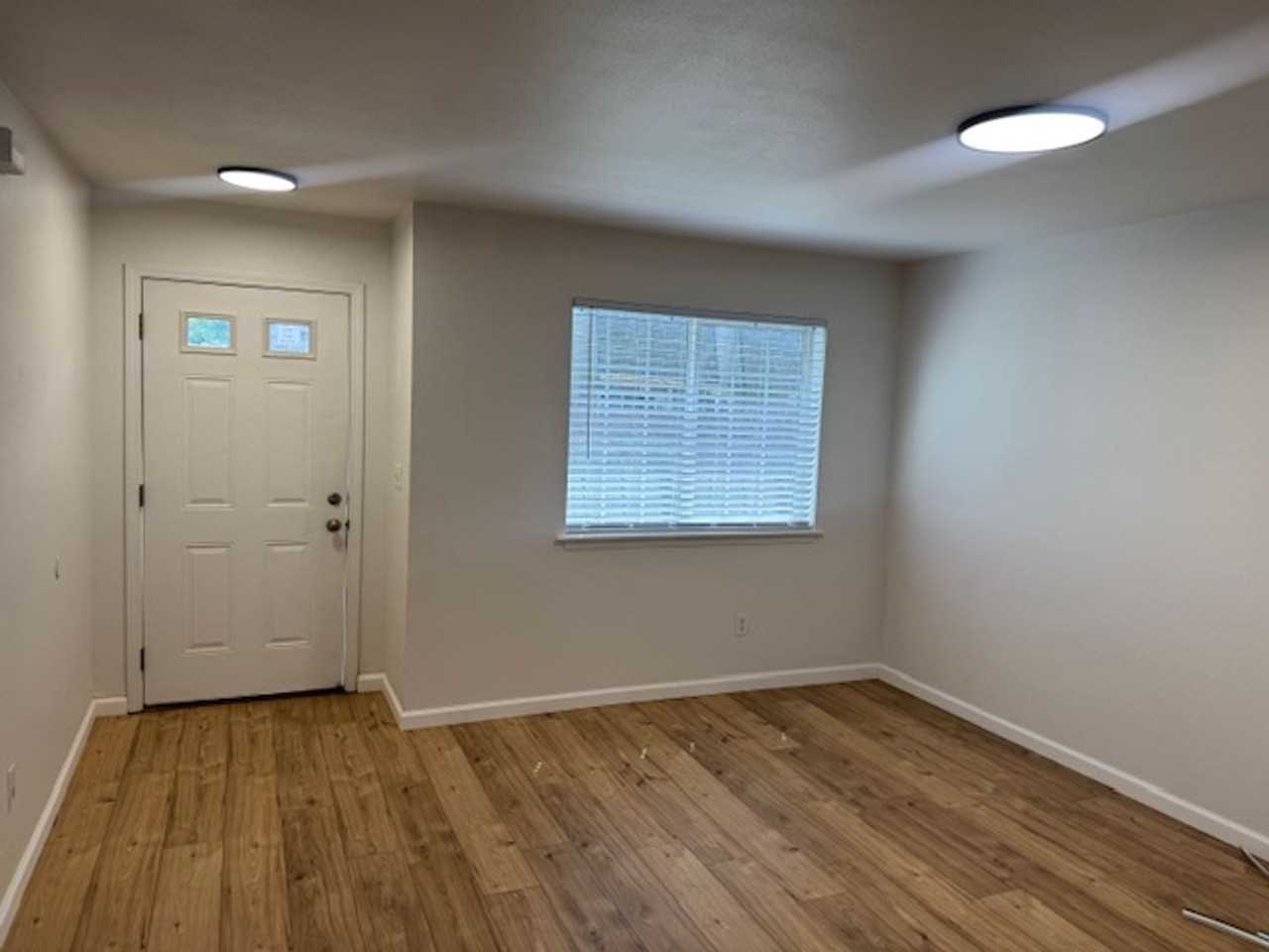 1060 Spring St - Photo 6 of 23