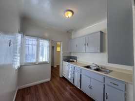 416 W Burnett St - Photo 1 of 1