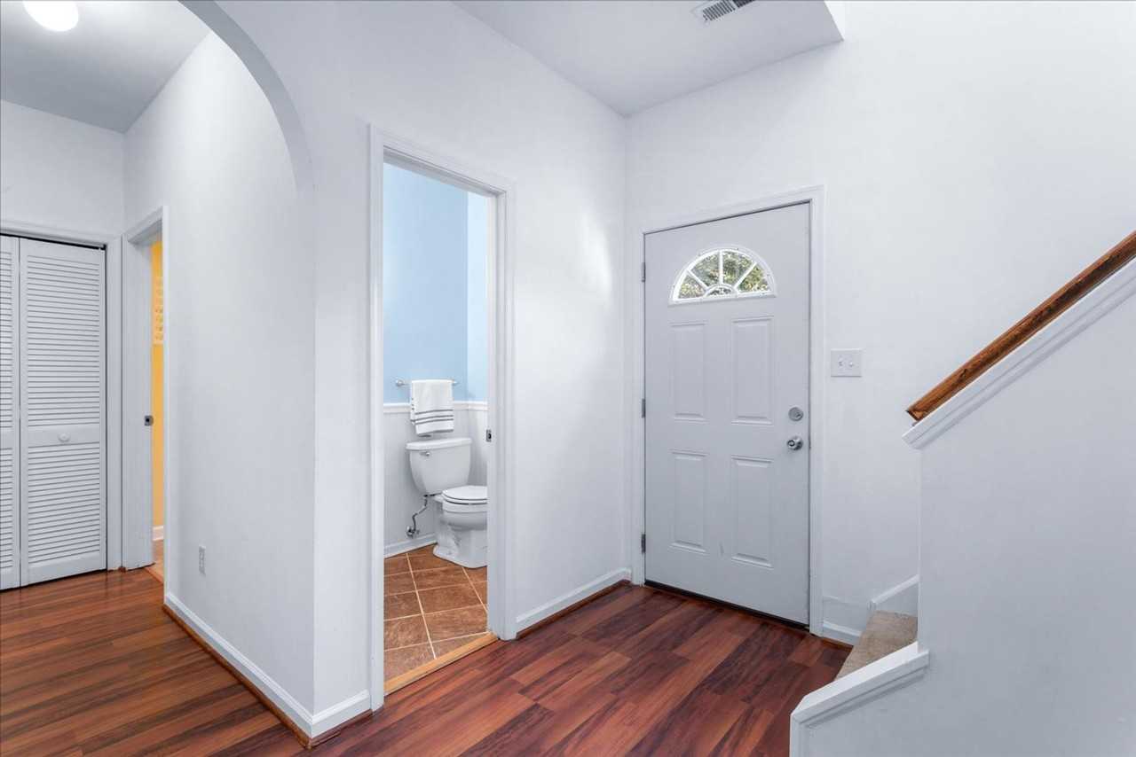 5403 Sasha Ct - Photo 6 of 33