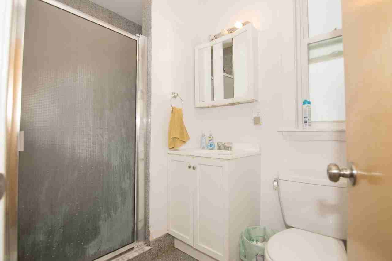 40 Newton St - Photo 4 of 8