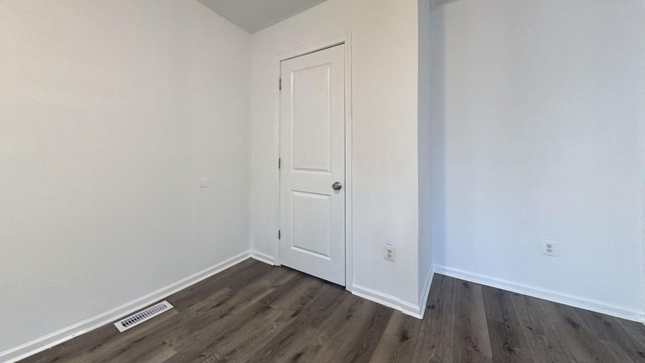 1641 S 53rd St - Photo 6 of 20