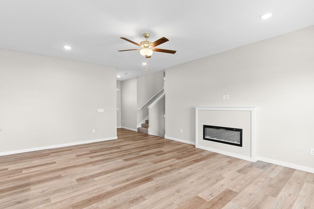 1695 E Charlton St - Photo 7 of 31