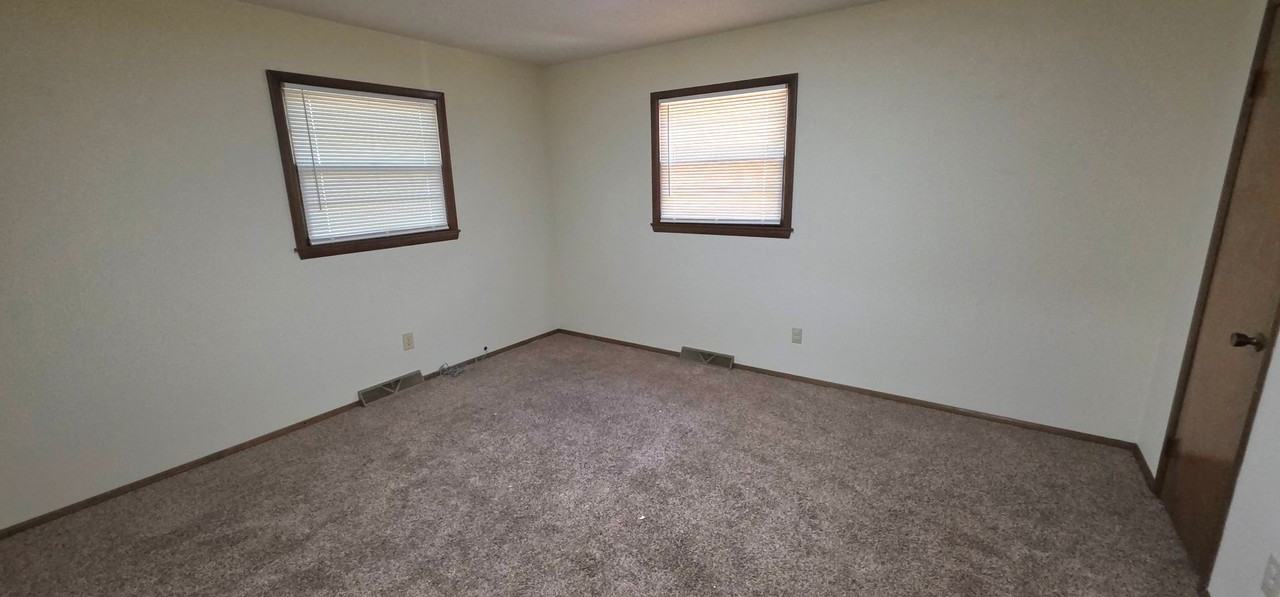 2385 S National Ave - Photo 2 of 8
