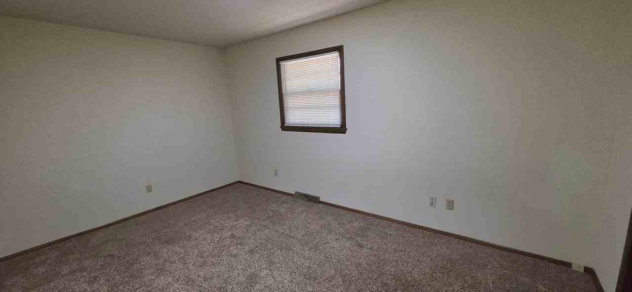 2385 S National Ave - Photo 3 of 8