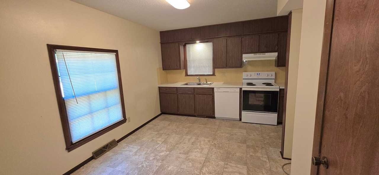 2385 S National Ave - Photo 6 of 8