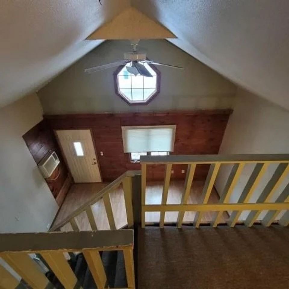 204 N Court St - Photo 2 of 12