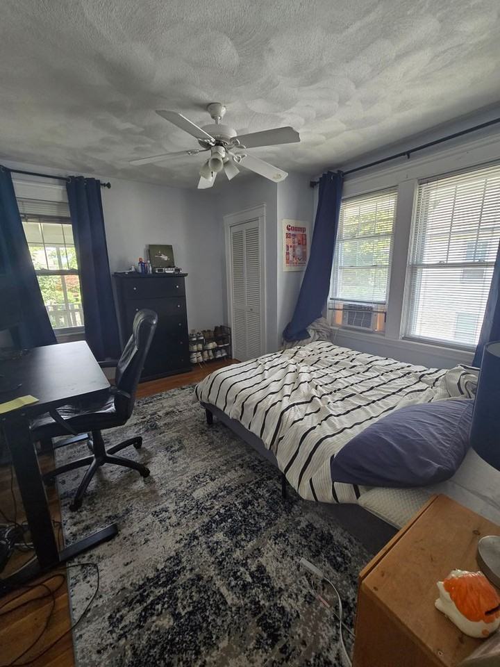 232 Lake St - Photo 5 of 11