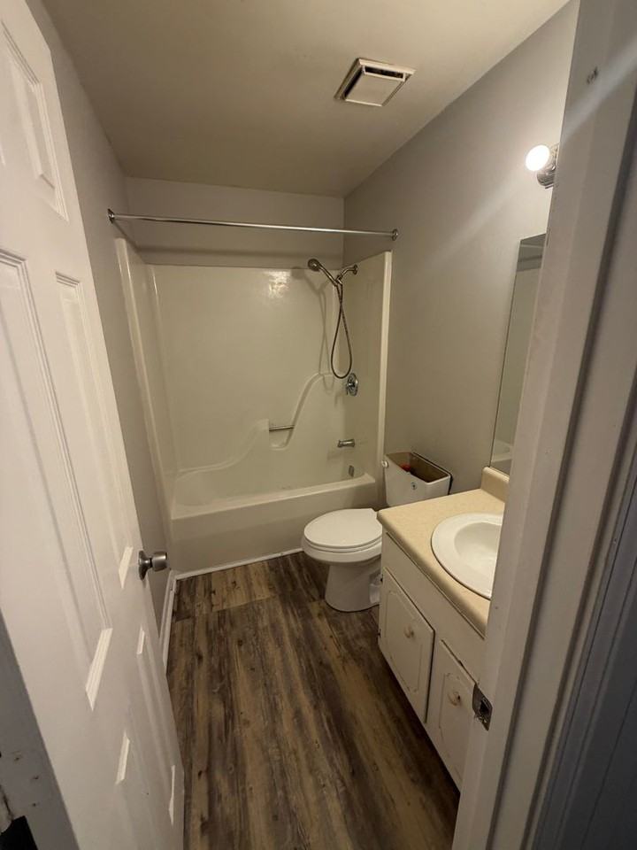 707 Meadowbrook St - Photo 5 of 6