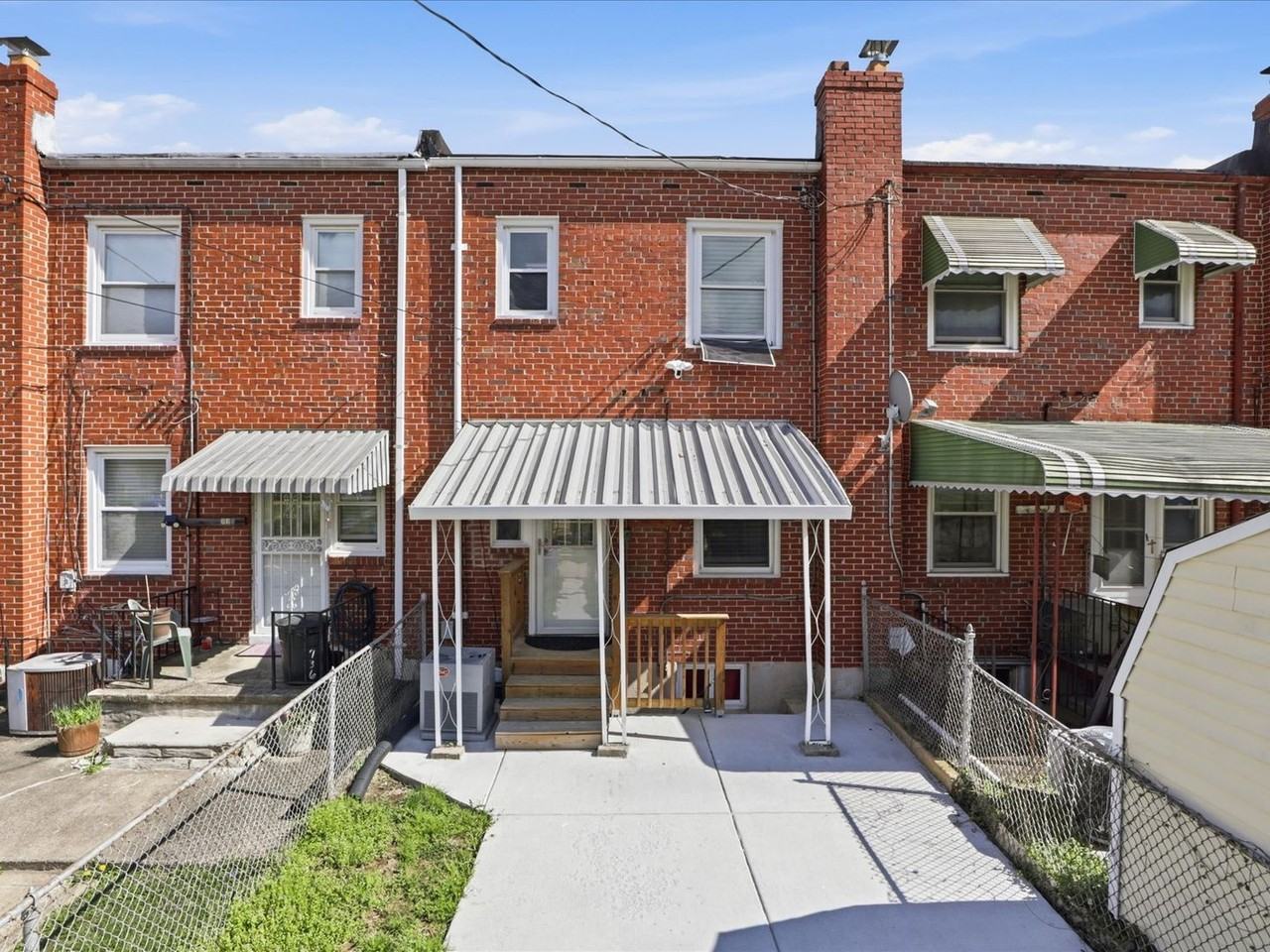 738 Yale Ave - Photo 5 of 21