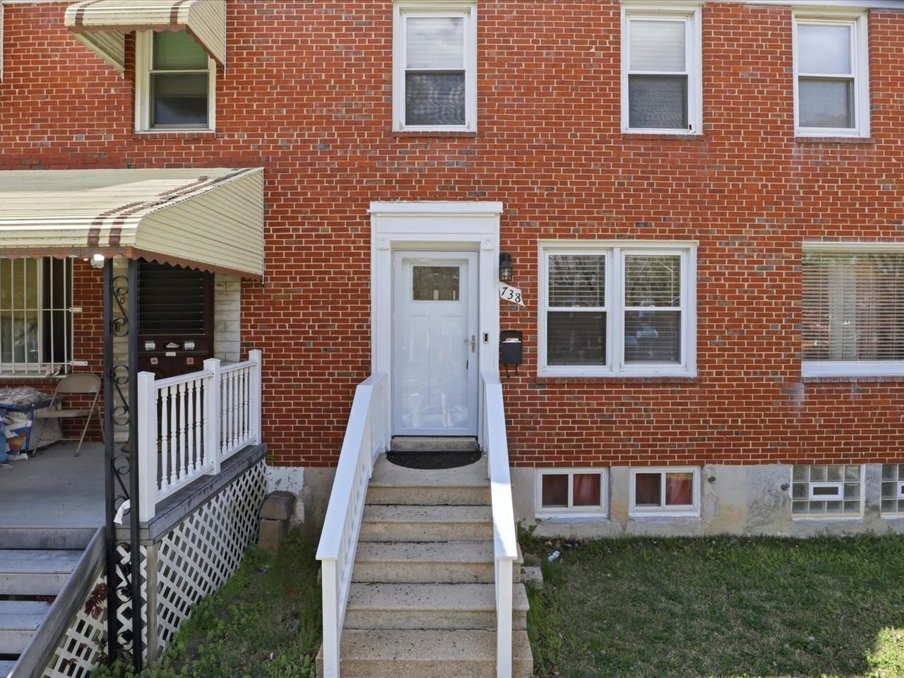 738 Yale Ave - Photo 6 of 21