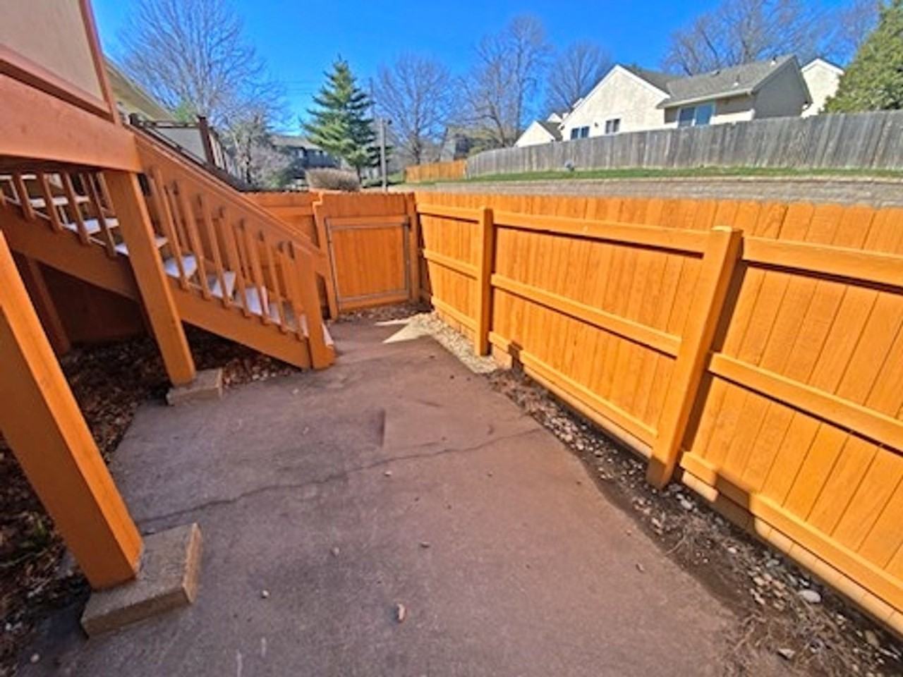 10903 Gillette St - Photo 3 of 26