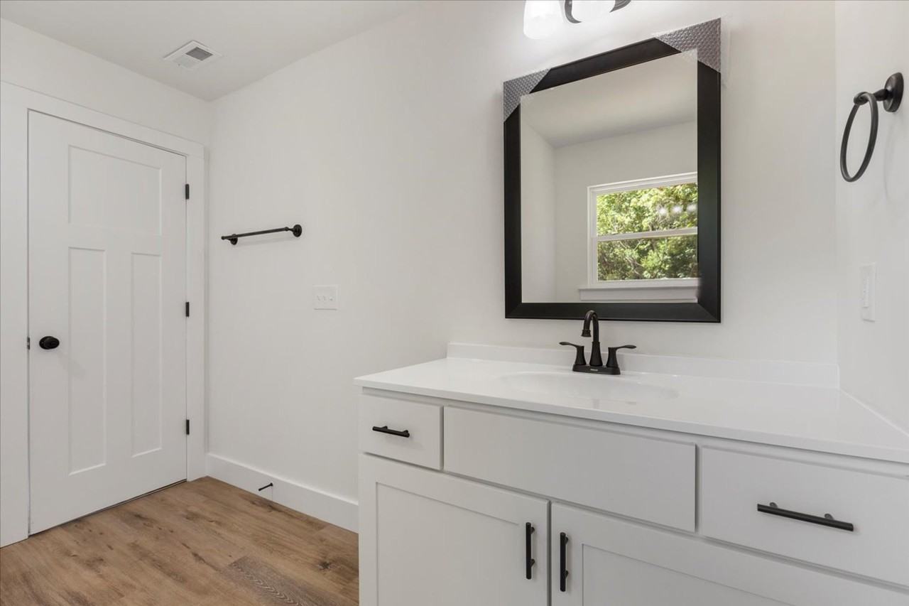 Arlington Townes — Modern 3 - Photo 3 of 33