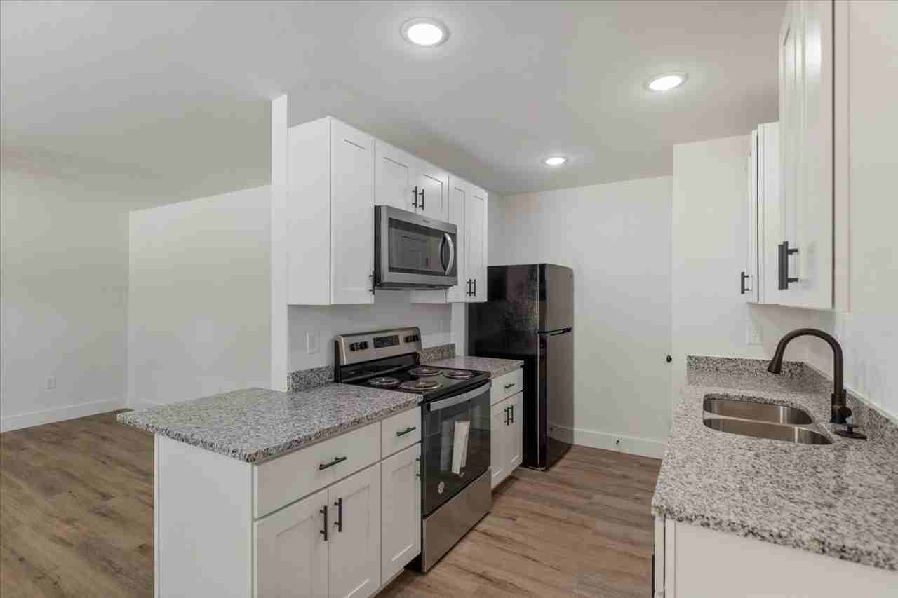 Arlington Townes — Modern 3 - Photo 2 of 34