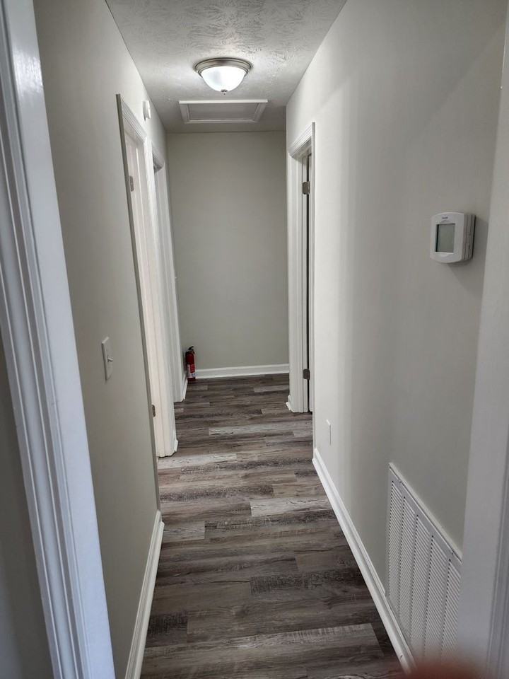 3034 Lansing Ave - Photo 3 of 15