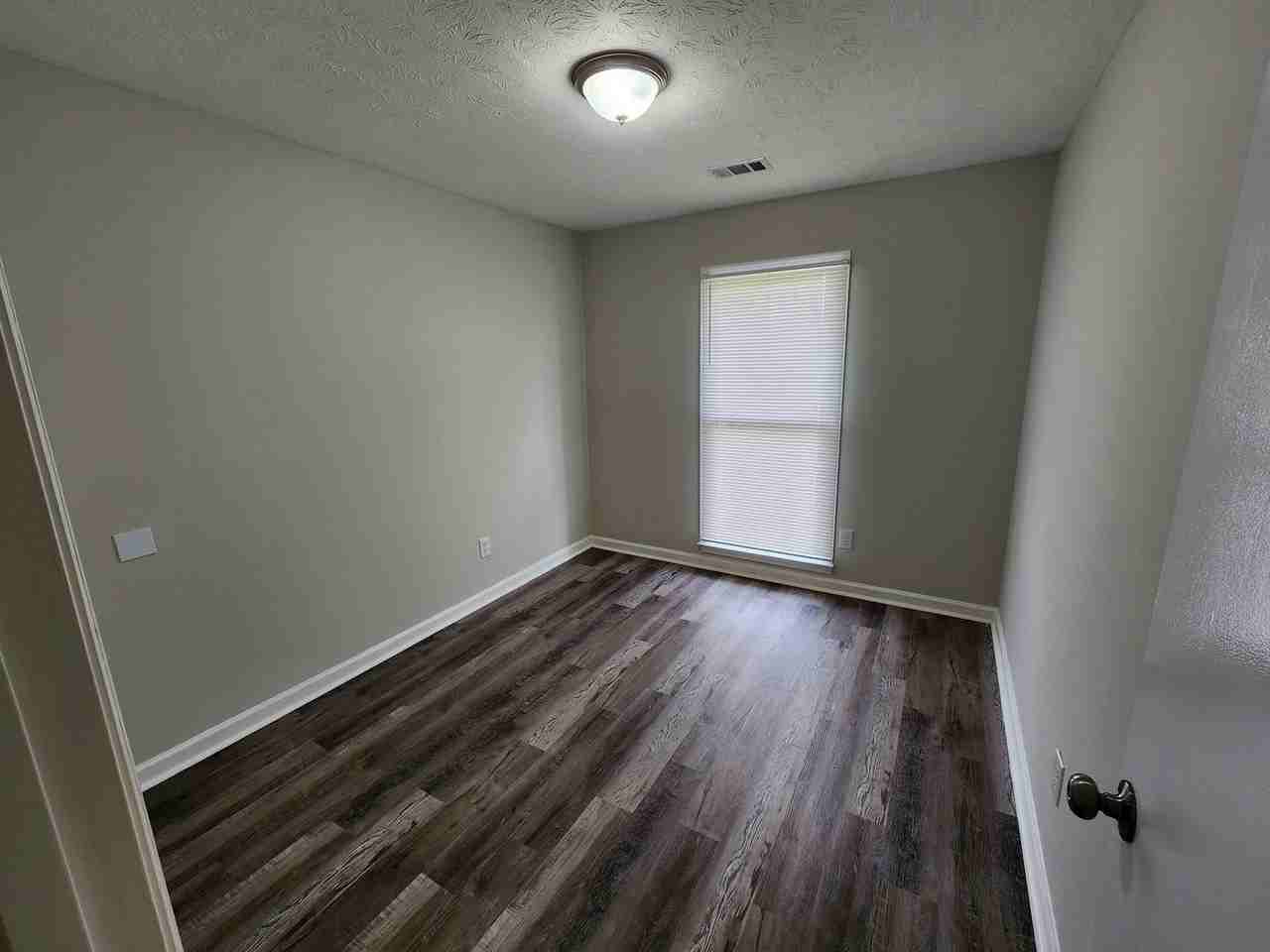 3034 Lansing Ave - Photo 6 of 15