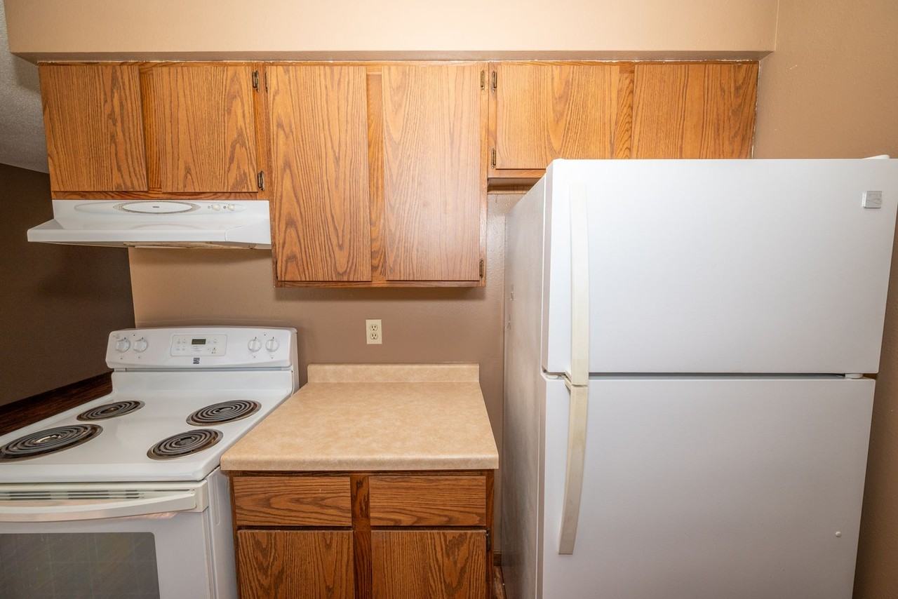 415 E Foster St - Photo 3 of 10