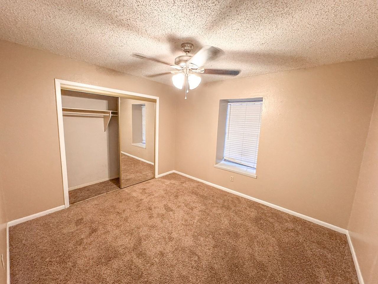 1602 N 7th St #14 - Photo 4 of 10