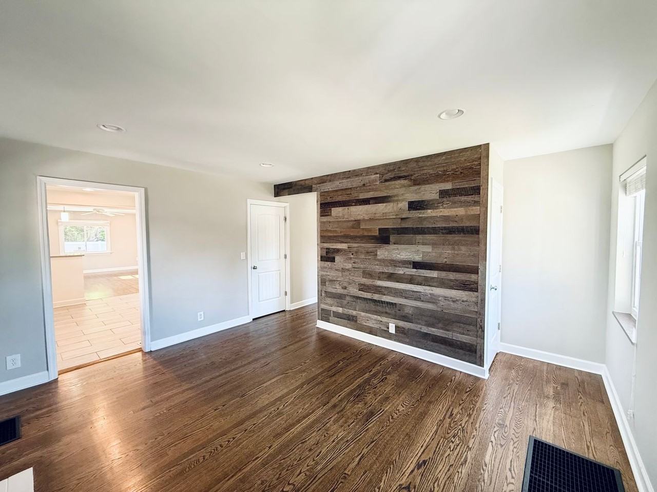 4346 Redmont Ave - Photo 2 of 20