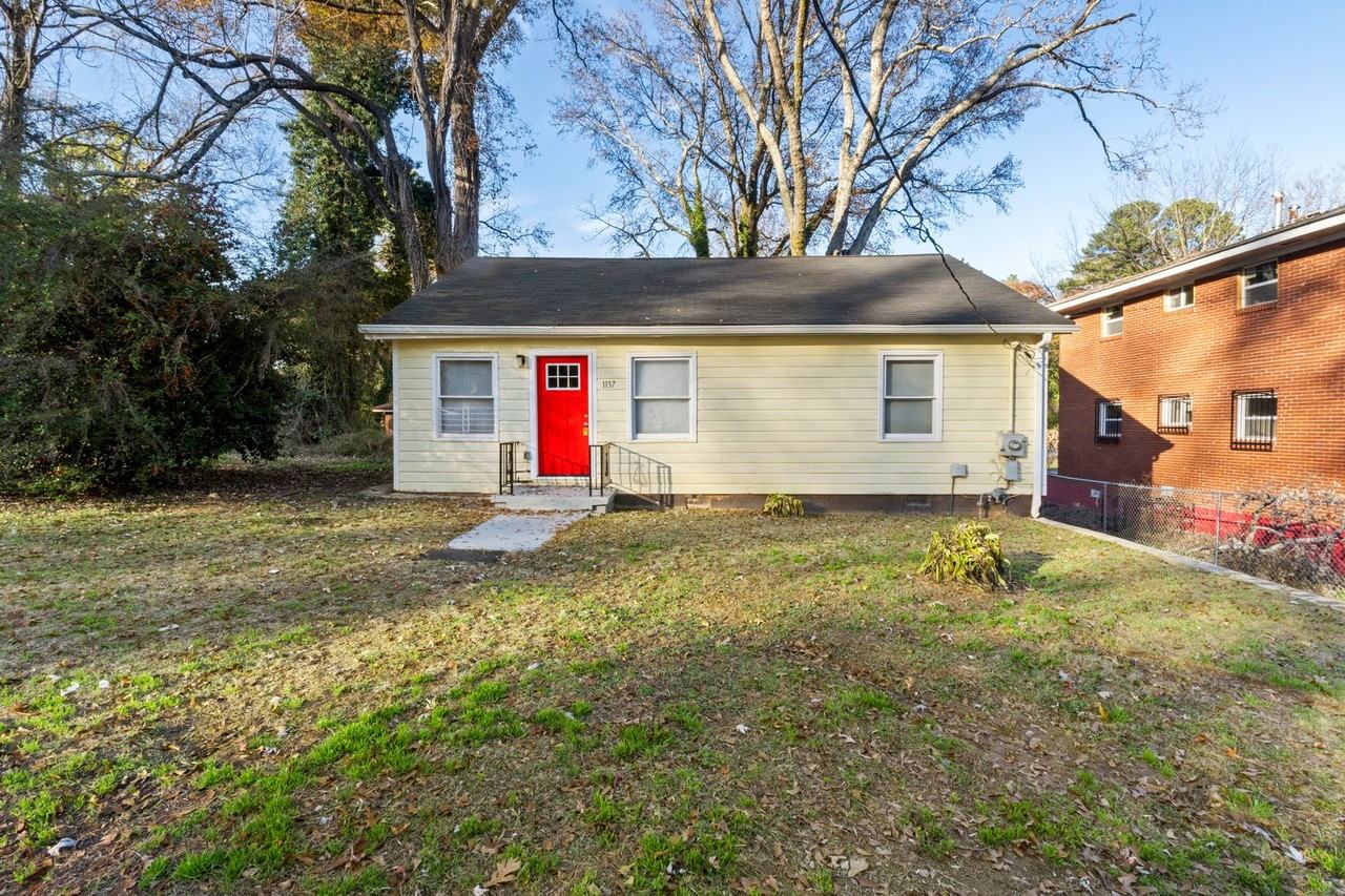 1137 White Oak Ave Sw - Photo 3 of 32