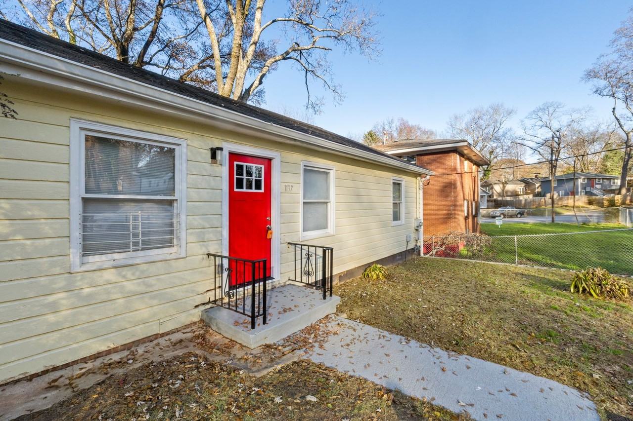 1137 White Oak Ave Sw - Photo 4 of 32