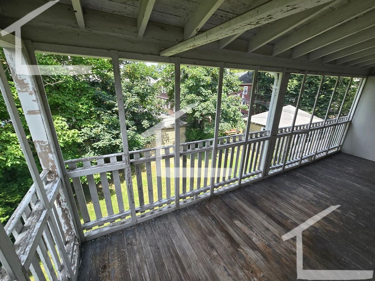 234 Lake St - Photo 5 of 11