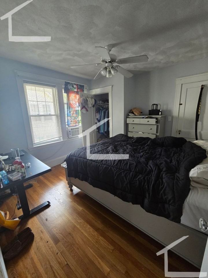 234 Lake St - Photo 6 of 11